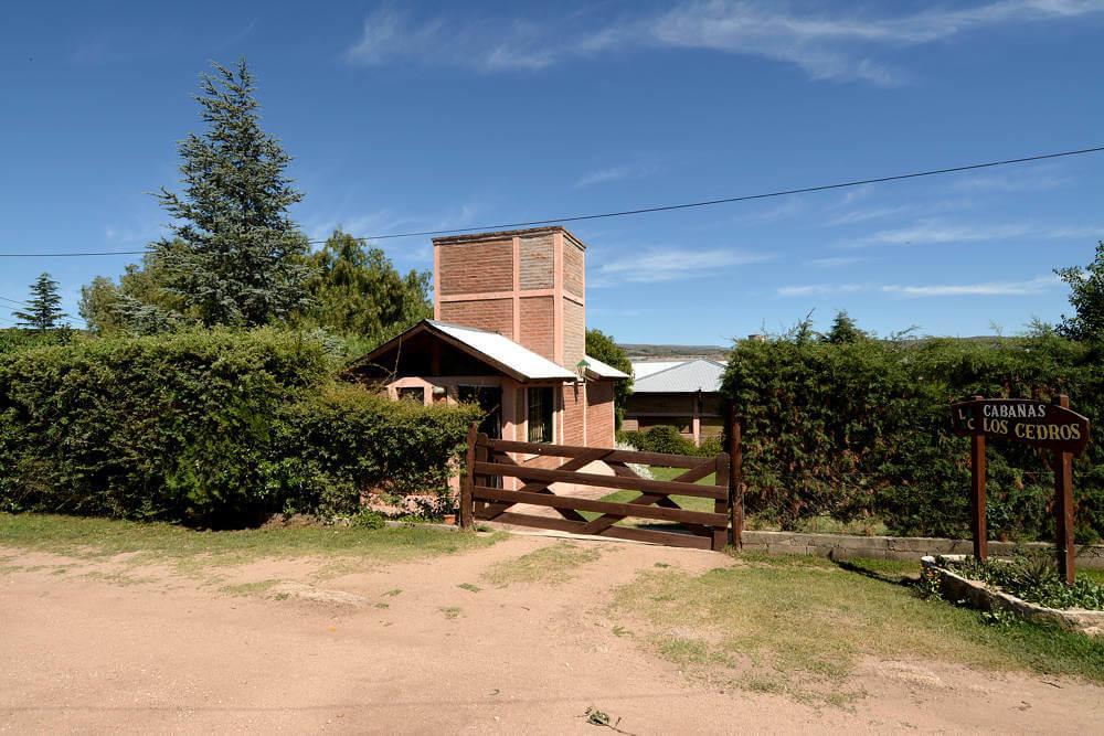 Cabanas Los Cedros Tanti Bagian luar foto